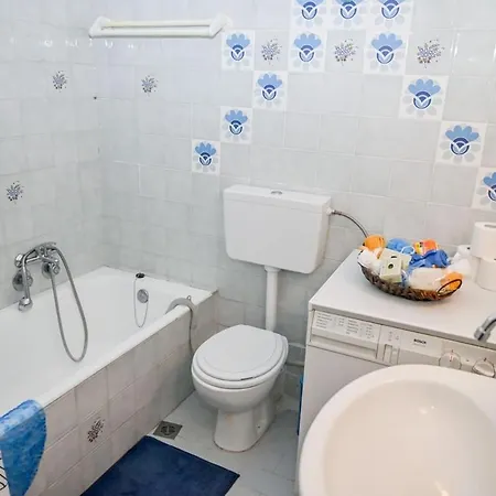 Blue Waves Apartment